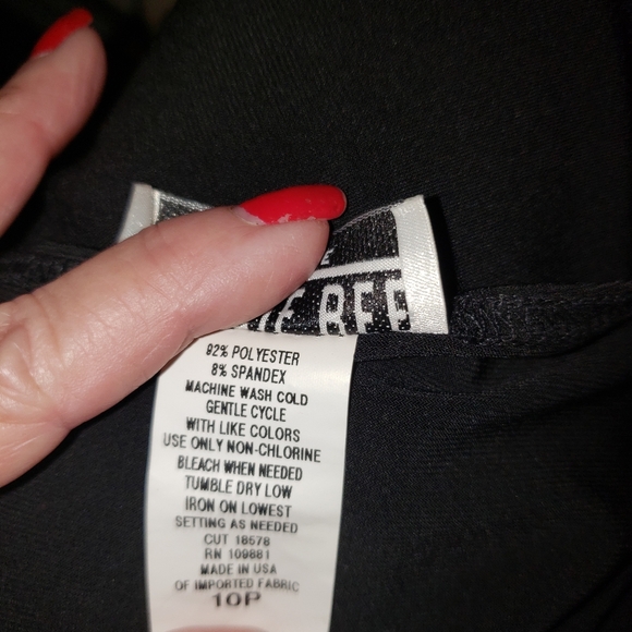 Robbie Bee Petite Capped Short Sleeved Lady's Dress V Neck - Picture 6 of 6